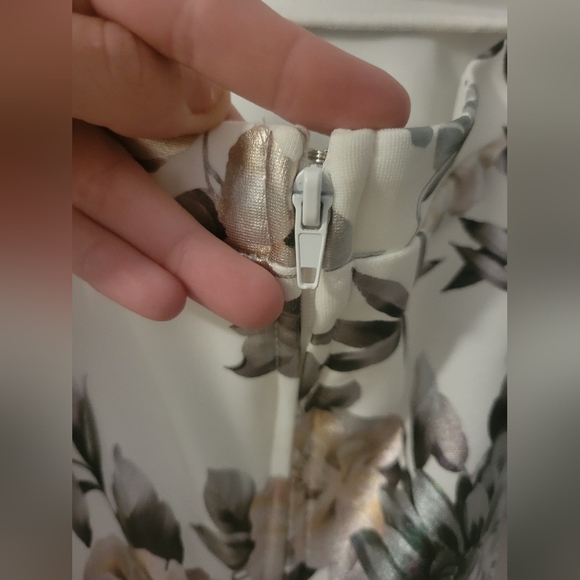 Short open back social dress size 11 juniors - Picture 4 of 8